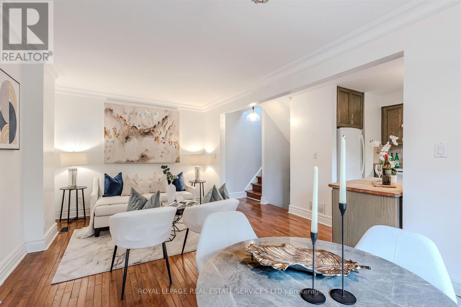 93 Medland Crescent, Toronto, Ontario  M6P 2N3 - Photo 4 - W12496984