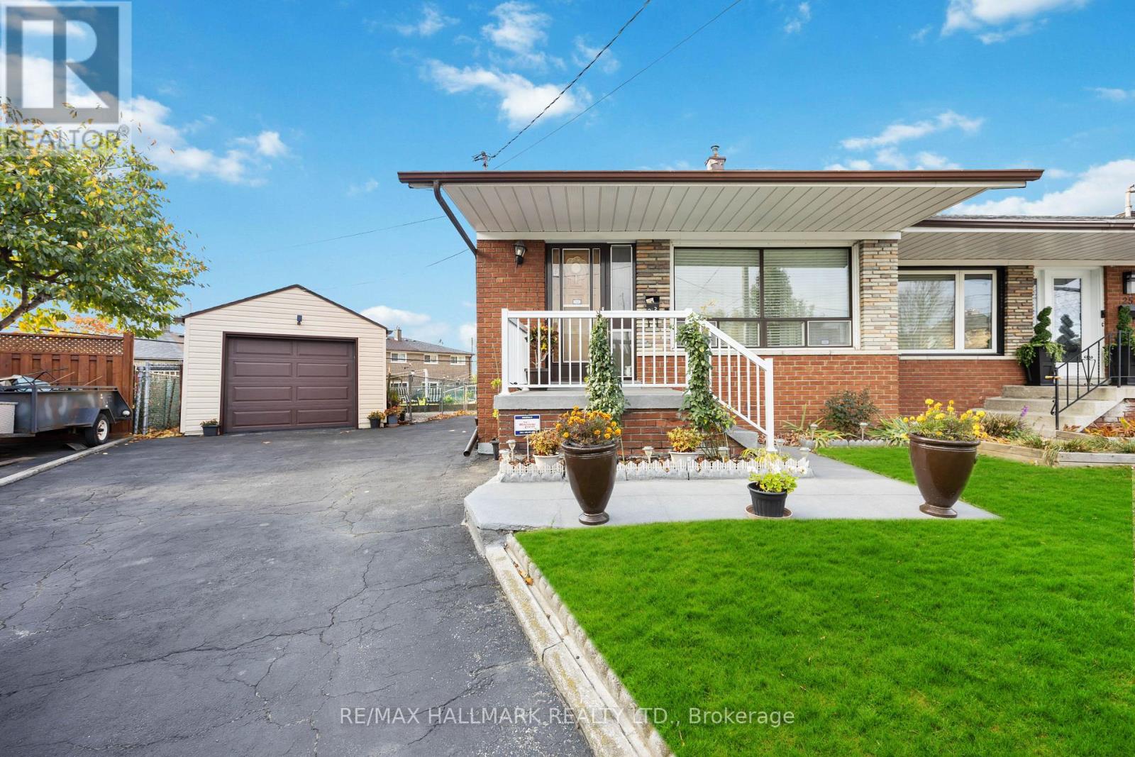 23 LOCKINGTON COURT, Toronto, Ontario