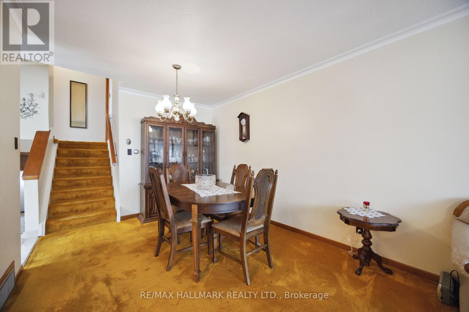 23 Lockington Court, Toronto, Ontario  M9M 2C4 - Photo 9 - W12496988