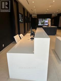 72 Lakeshore Road E, Mississauga, Ontario  L5G 1E1 - Photo 3 - W12496998