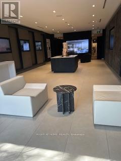 72 Lakeshore Road E, Mississauga, Ontario  L5G 1E1 - Photo 4 - W12496998