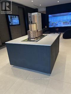 72 Lakeshore Road E, Mississauga, Ontario  L5G 1E1 - Photo 5 - W12496998