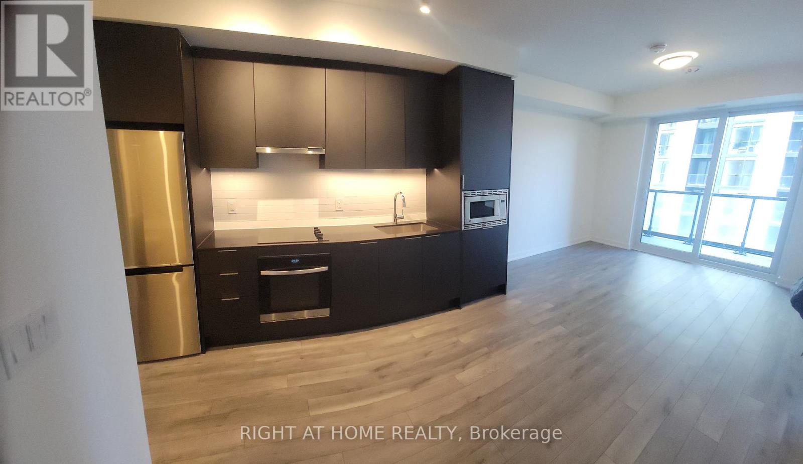 702 - 3079 Trafalgar Road, Oakville, Ontario  L6H 8C5 - Photo 6 - W12497040