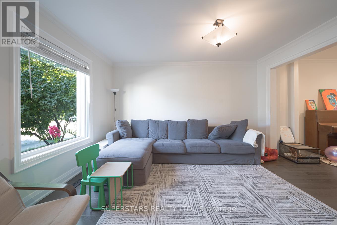 258 Weston Road, Toronto, Ontario  M6N 3P5 - Photo 5 - W12497096