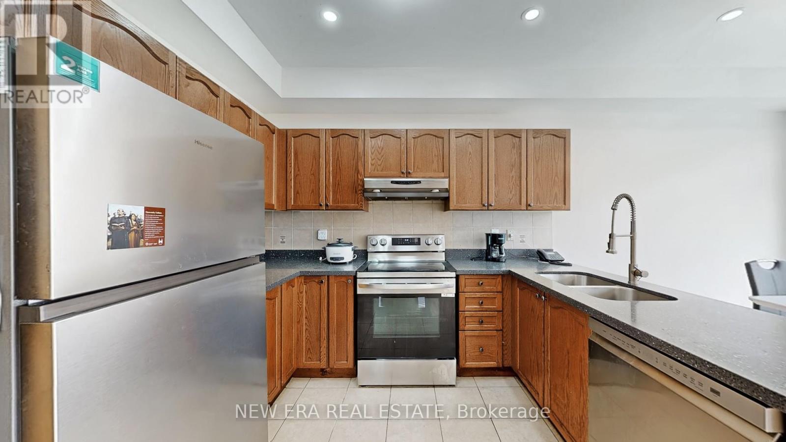 26 Openbay Gardens, Brampton, Ontario  L6R 0V4 - Photo 14 - W12497122