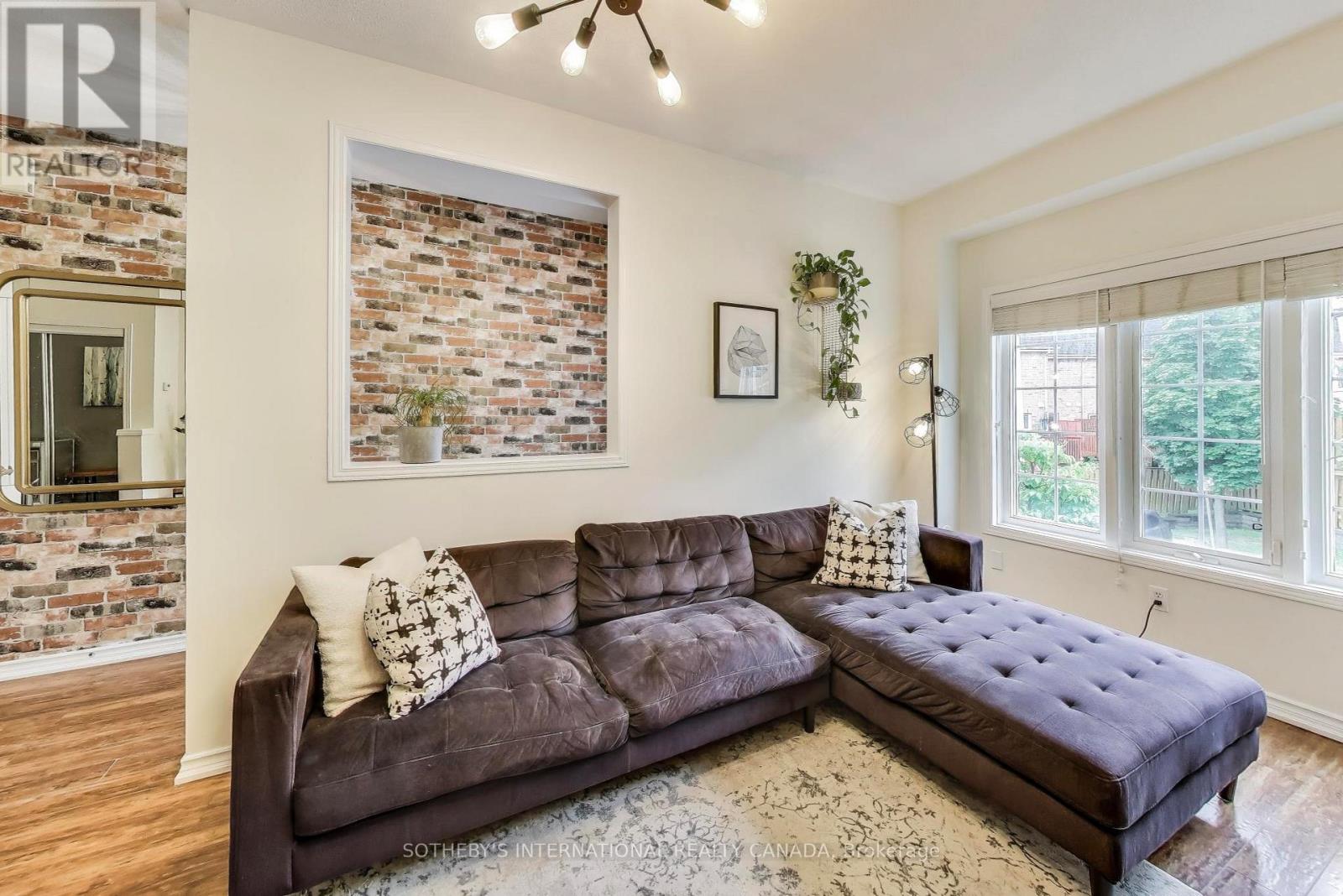 17 - 435 Hensall Circle, Mississauga, Ontario  L5A 4P1 - Photo 7 - W12497140