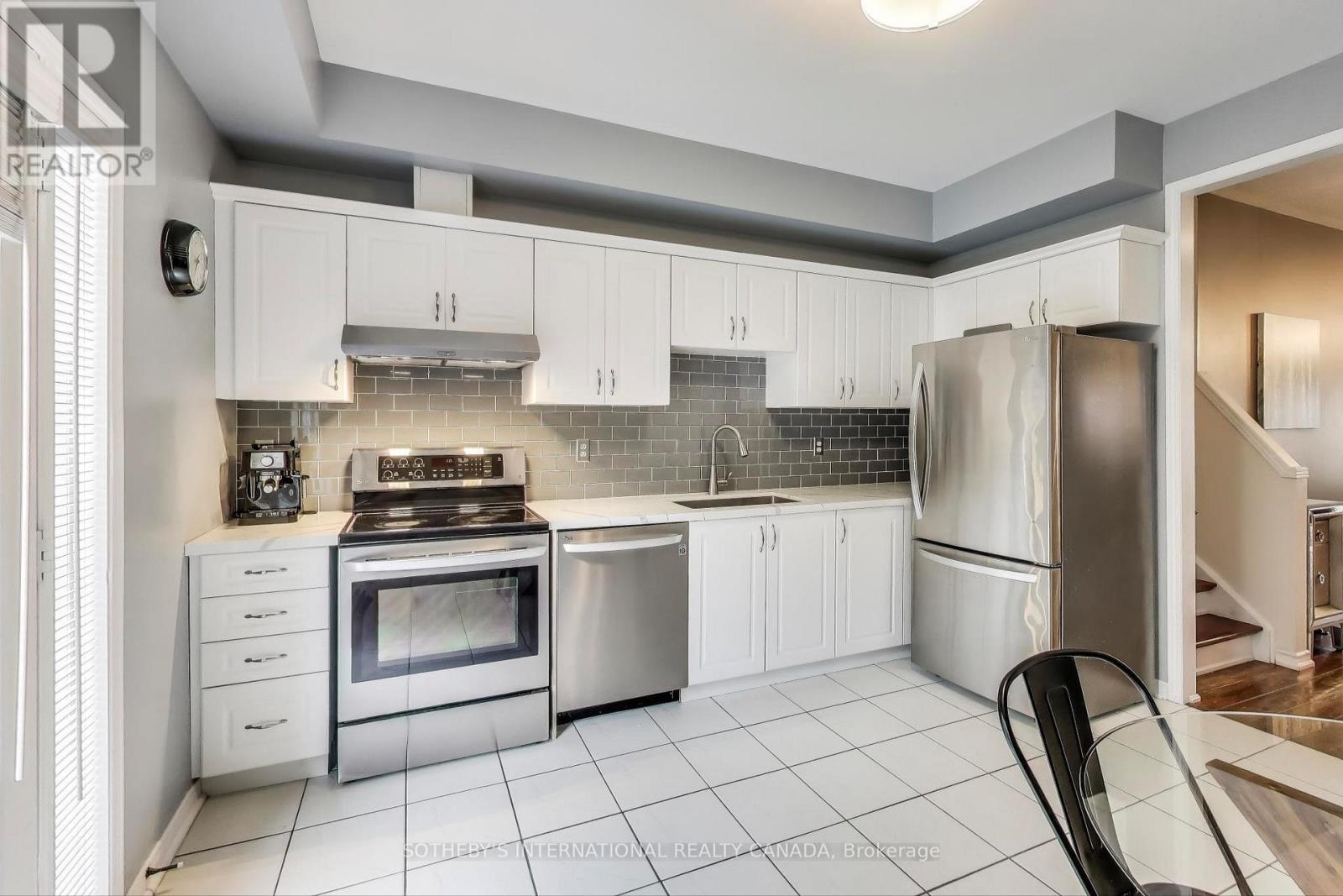 17 - 435 Hensall Circle, Mississauga, Ontario  L5A 4P1 - Photo 9 - W12497140