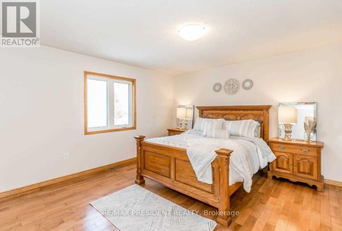 34 Mcfaul Street, Caledon, Ontario  L7K 0Z7 - Photo 10 - W12497148