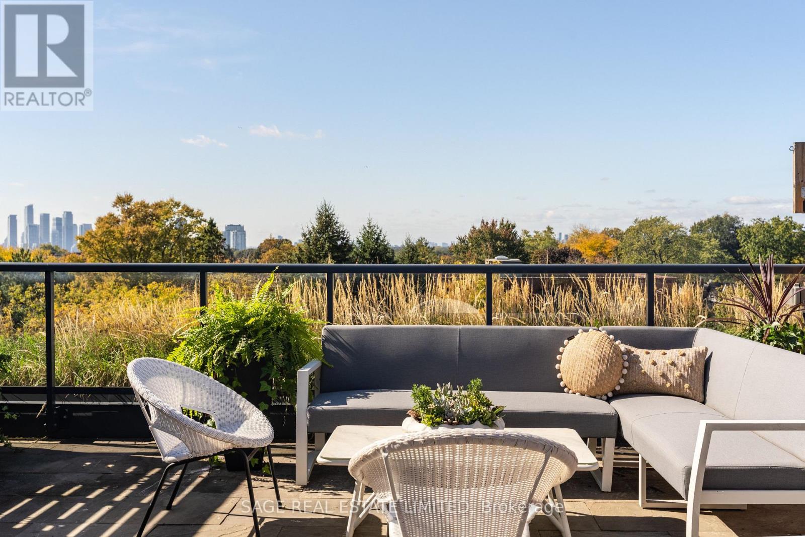 321 - 35 Wabash Avenue, Toronto, Ontario  M6R 0A9 - Photo 31 - W12497196