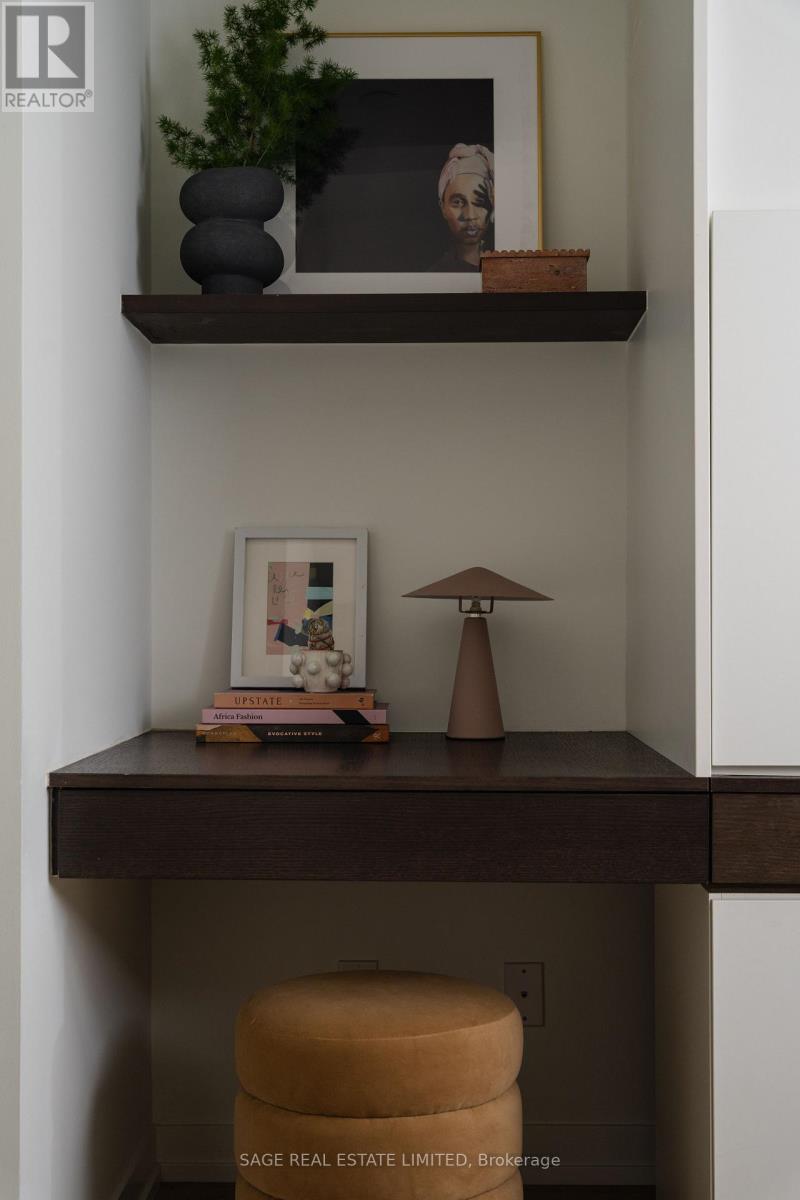 321 - 35 Wabash Avenue, Toronto, Ontario  M6R 0A9 - Photo 6 - W12497196