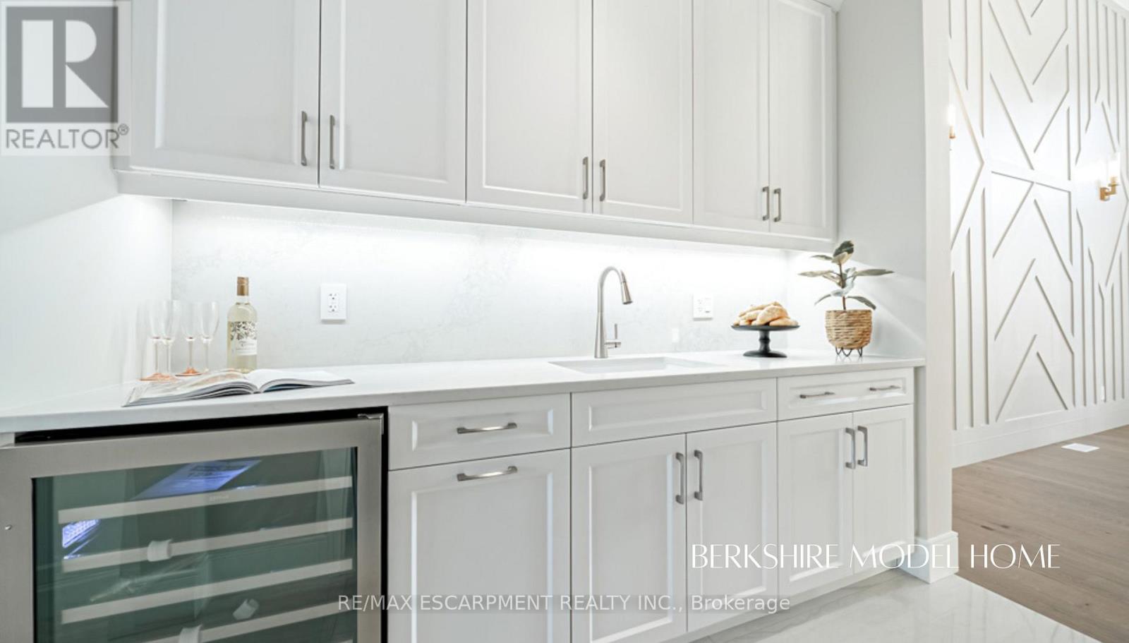 451 Masters Drive, Woodstock, Ontario  N4T 0L2 - Photo 8 - X12497004