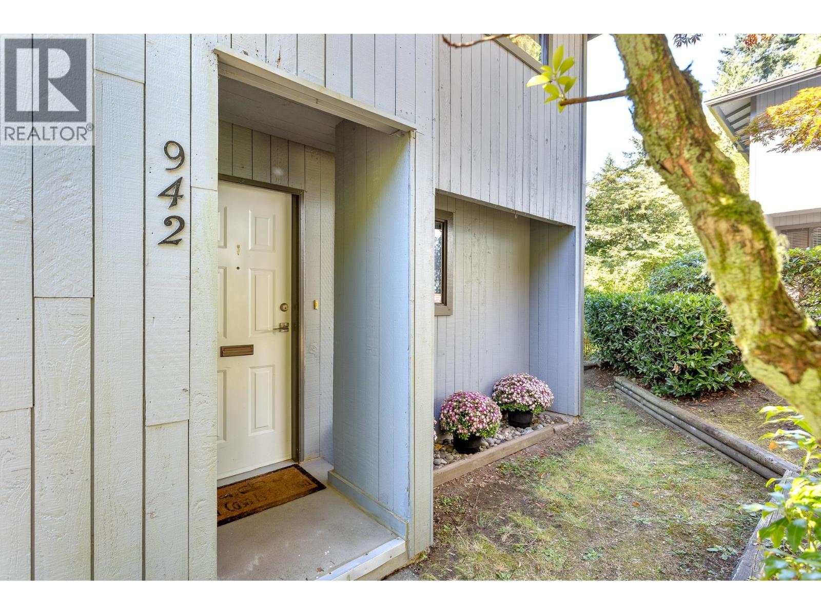 942 Blackstock Road, Port Moody, British Columbia  V3H 3S2 - Photo 3 - R3063631