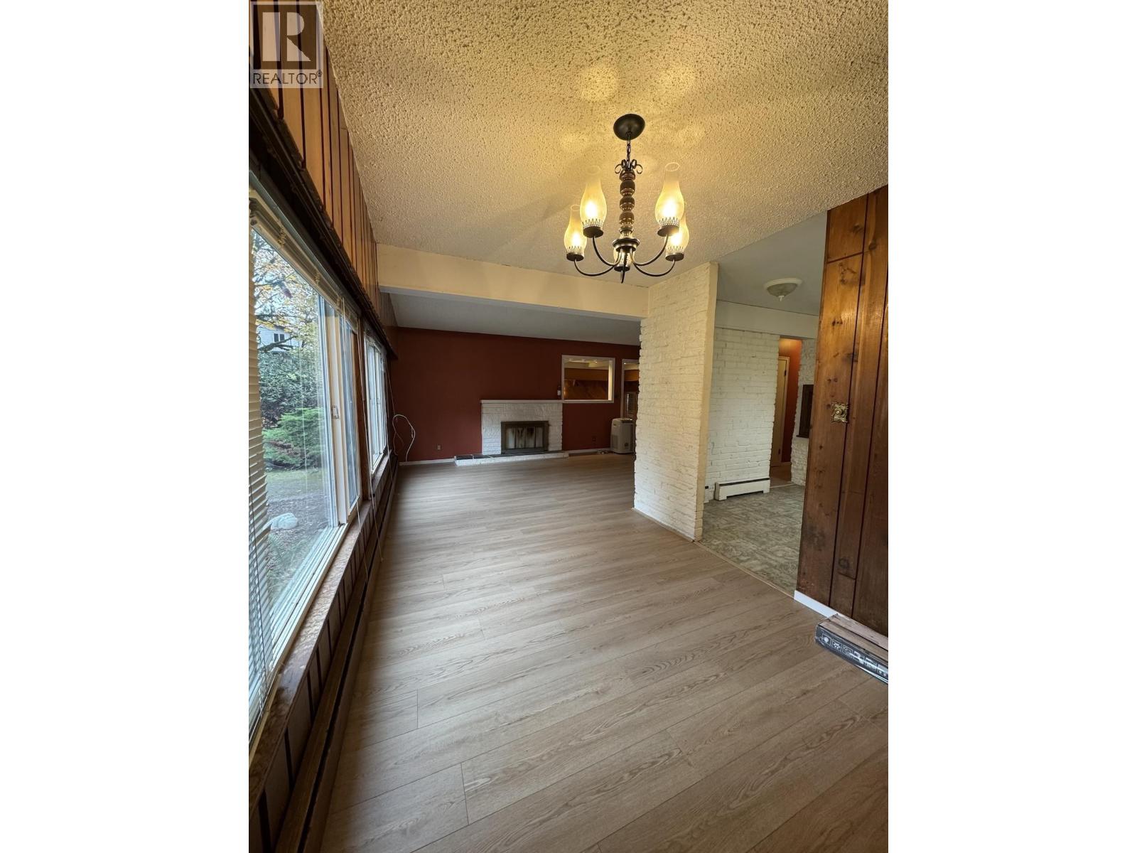 23979 Fern Crescent, Maple Ridge, British Columbia  V4R 2R7 - Photo 8 - R3063639