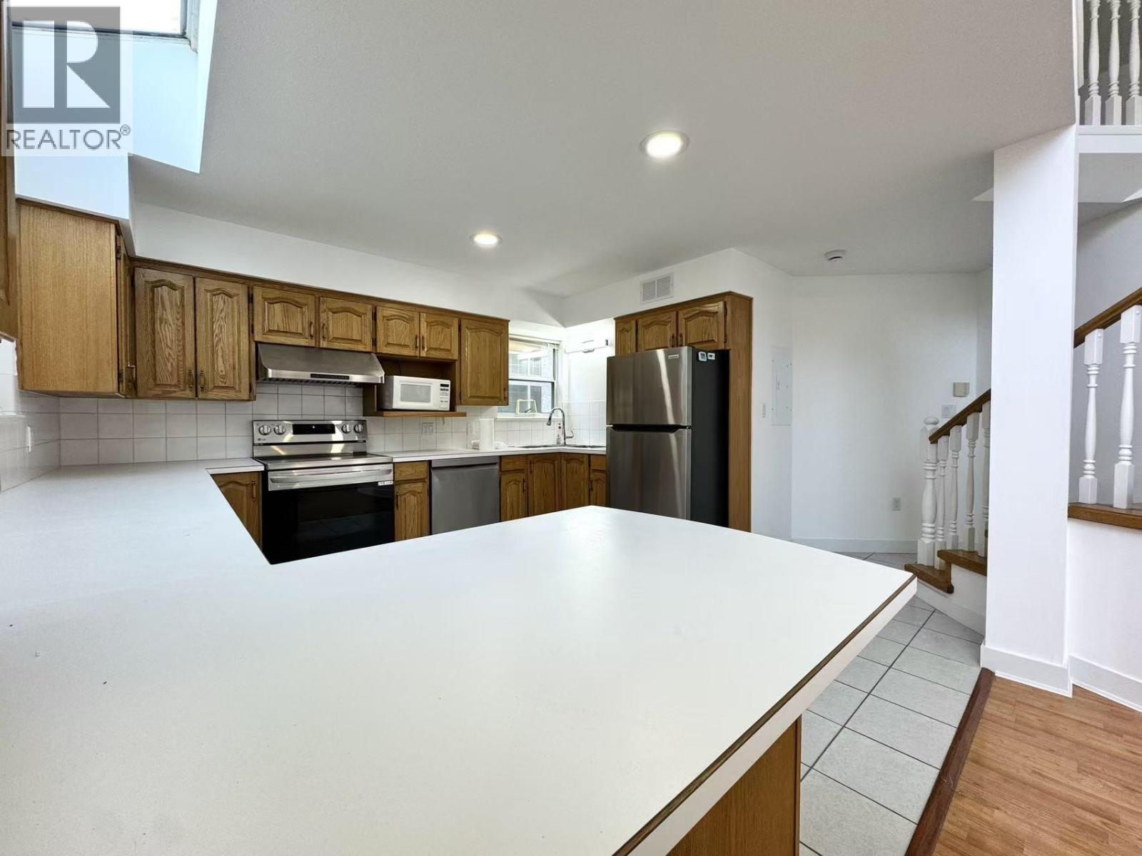 2 1921 Harrison Drive, Vancouver, British Columbia  V5P 2P4 - Photo 2 - R3063644