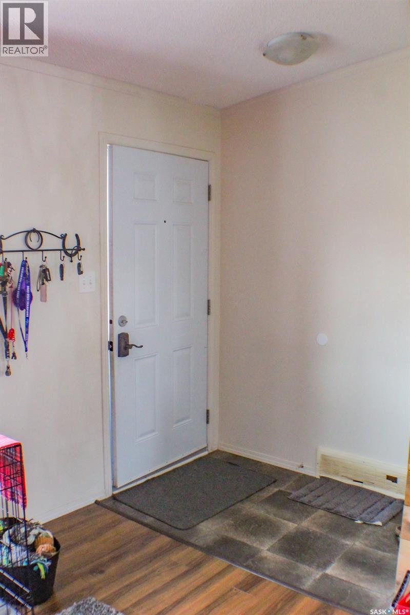 206 Elizabeth Street, Melfort, Saskatchewan  S0E 1A0 - Photo 5 - SK022084