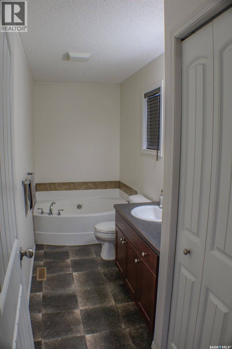 206 Elizabeth Street, Melfort, Saskatchewan  S0E 1A0 - Photo 16 - SK022084