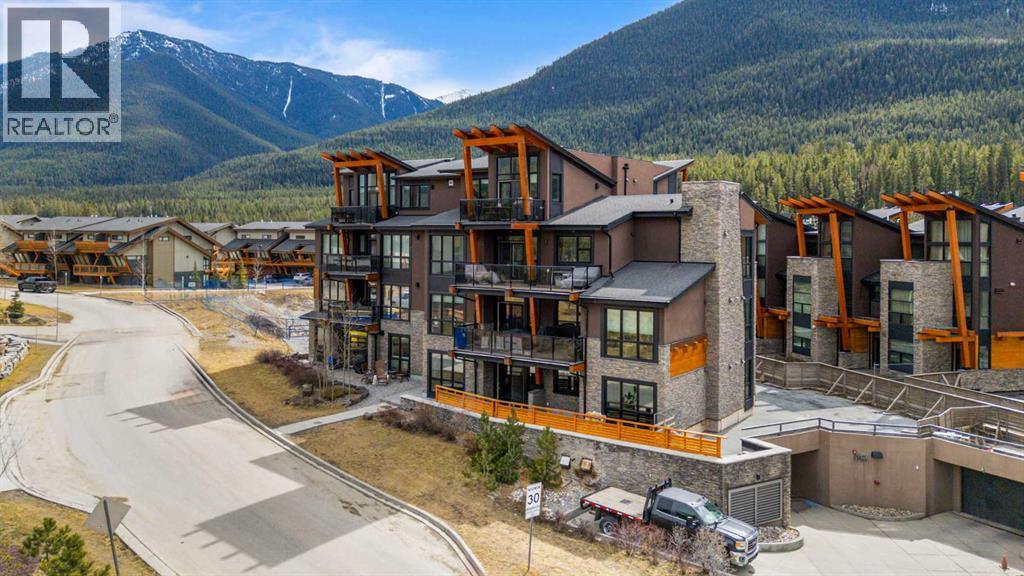 102, 101a Stewart Creek Rise, Canmore, Alberta  T1W 0K2 - Photo 2 - A2214279