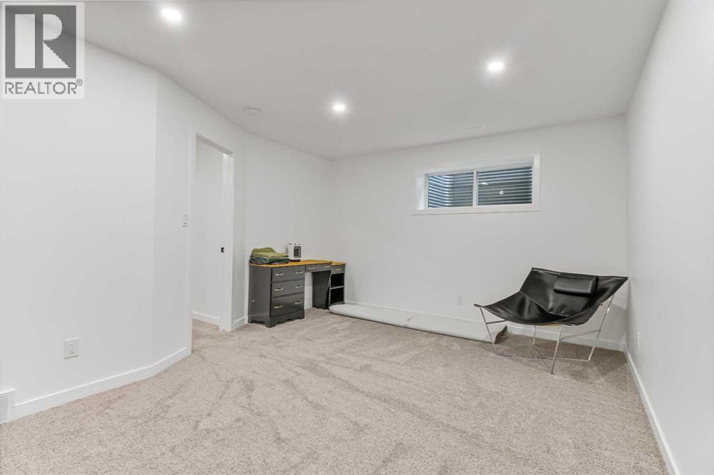 668 Aquitania Boulevard W, Lethbridge, Alberta  T1J 5N4 - Photo 47 - A2245181