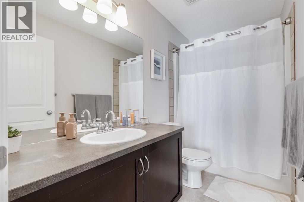 212 Luxstone Place Sw, Airdrie, Alberta  T4B 3C1 - Photo 18 - A2264979