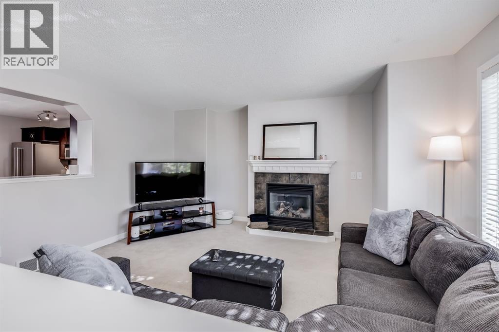 212 Luxstone Place Sw, Airdrie, Alberta  T4B 3C1 - Photo 3 - A2264979