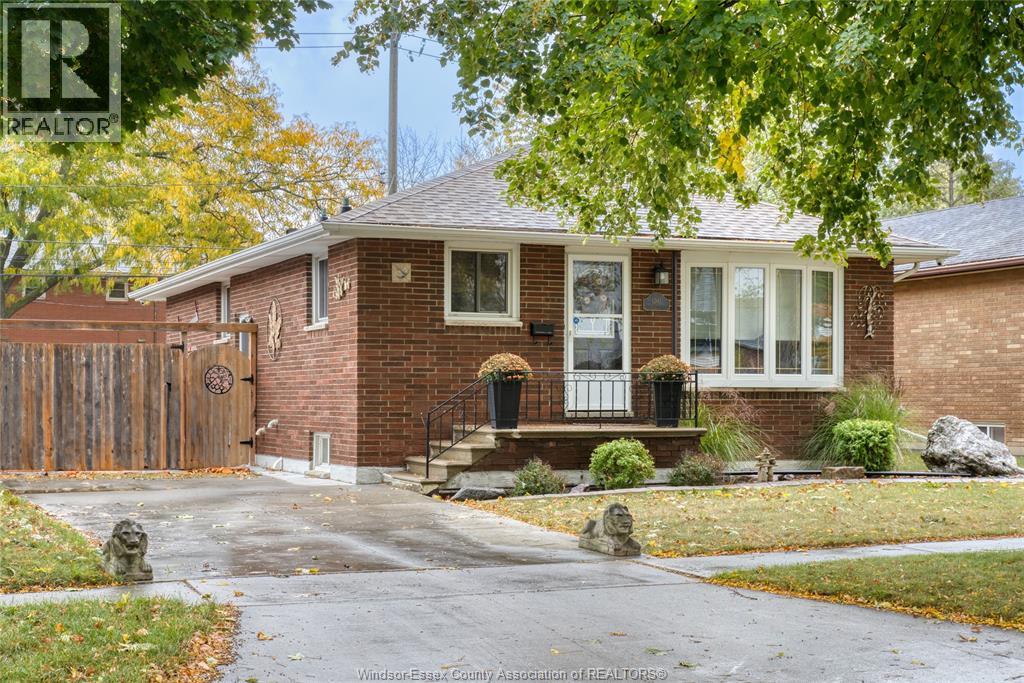 1260 Laurendeau, Windsor, Ontario  N8Y 4B5 - Photo 2 - 25027714