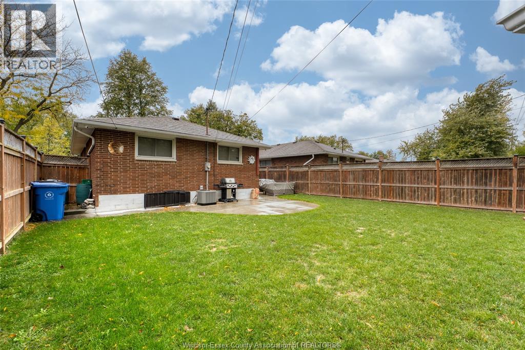 1260 Laurendeau, Windsor, Ontario  N8Y 4B5 - Photo 29 - 25027714