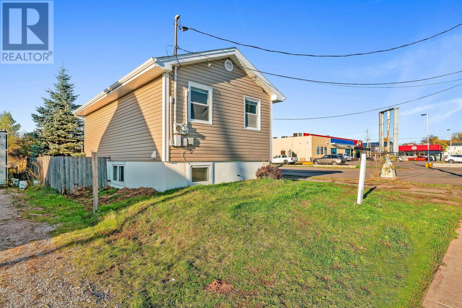 27 Summer Street, Charlottetown, Prince Edward Island  C1A 4N4 - Photo 2 - 202527028