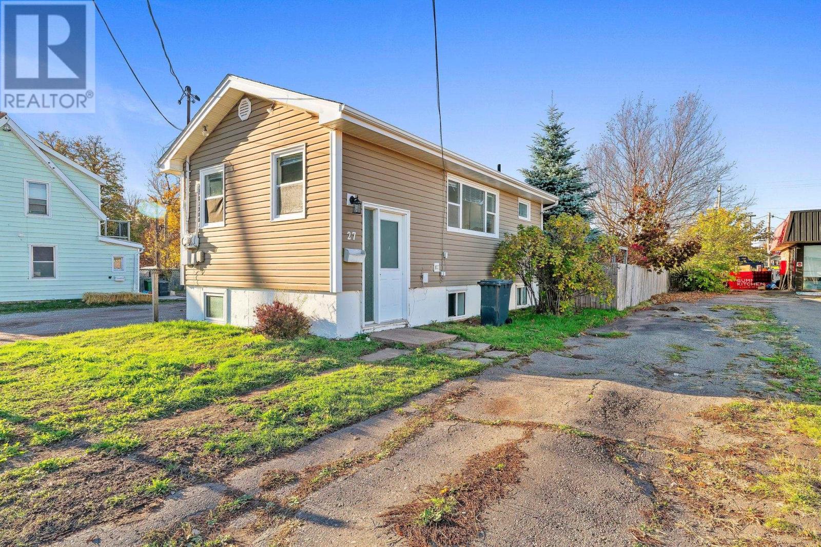 27 Summer Street, Charlottetown, Prince Edward Island  C1A 4N4 - Photo 3 - 202527028