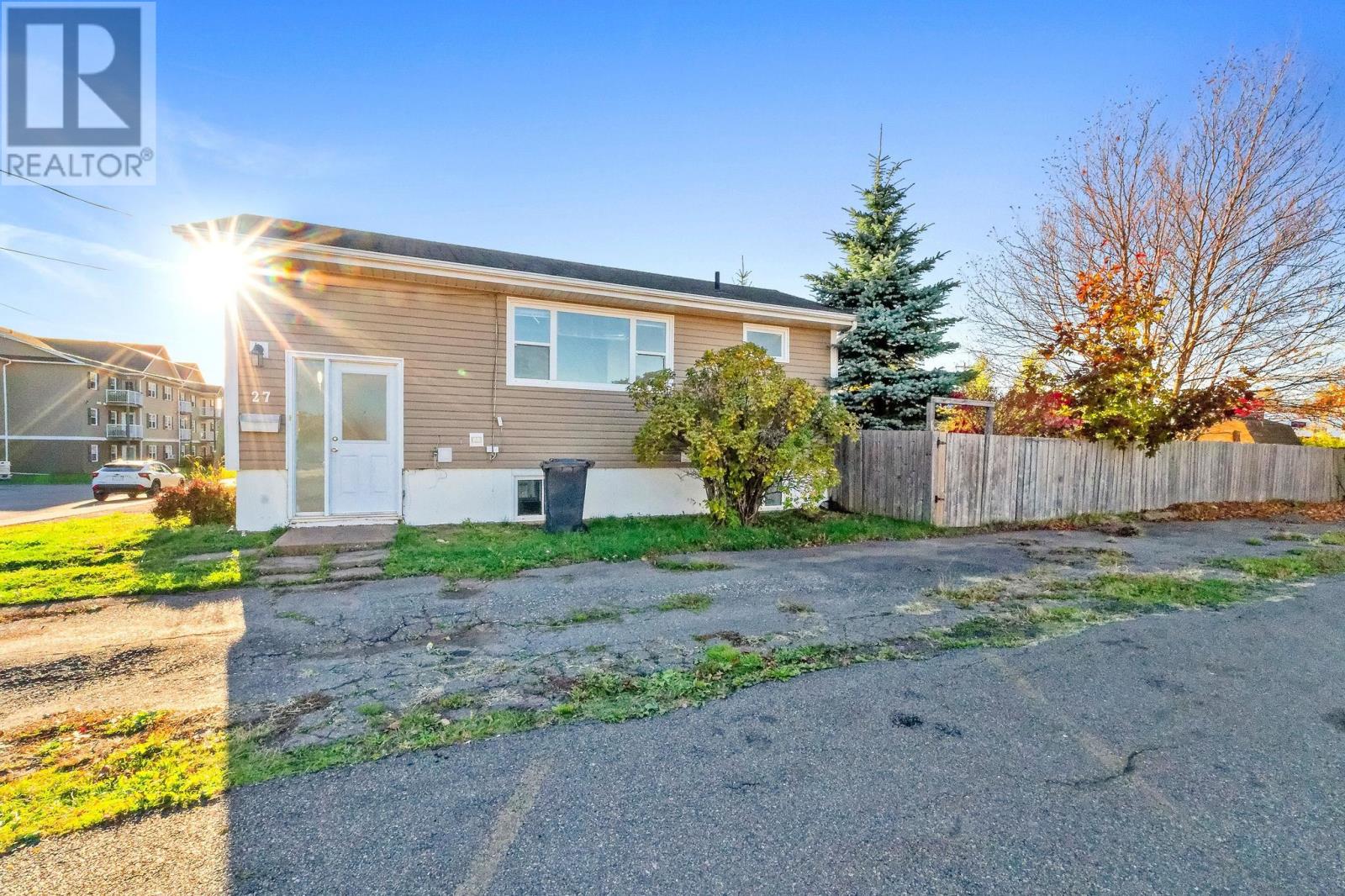 27 Summer Street, Charlottetown, Prince Edward Island  C1A 4N4 - Photo 4 - 202527028