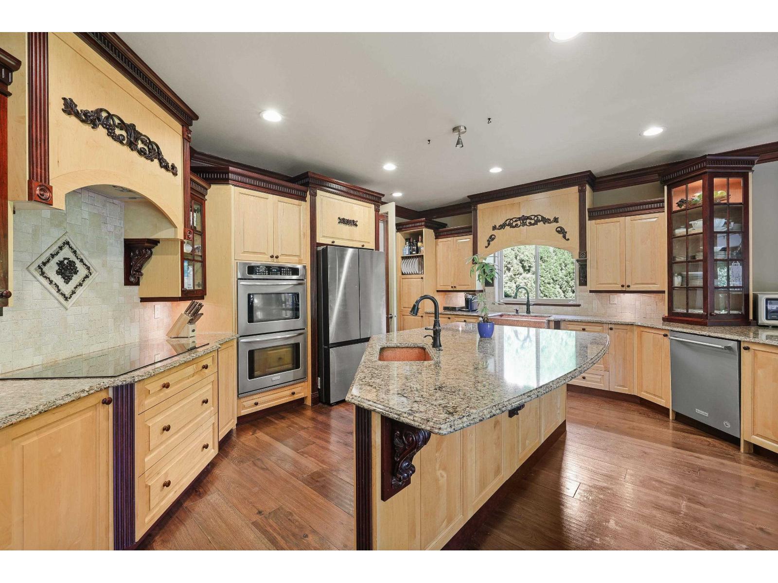 19695 71 Avenue, Surrey, British Columbia  V2Y 2Z7 - Photo 8 - R3063592