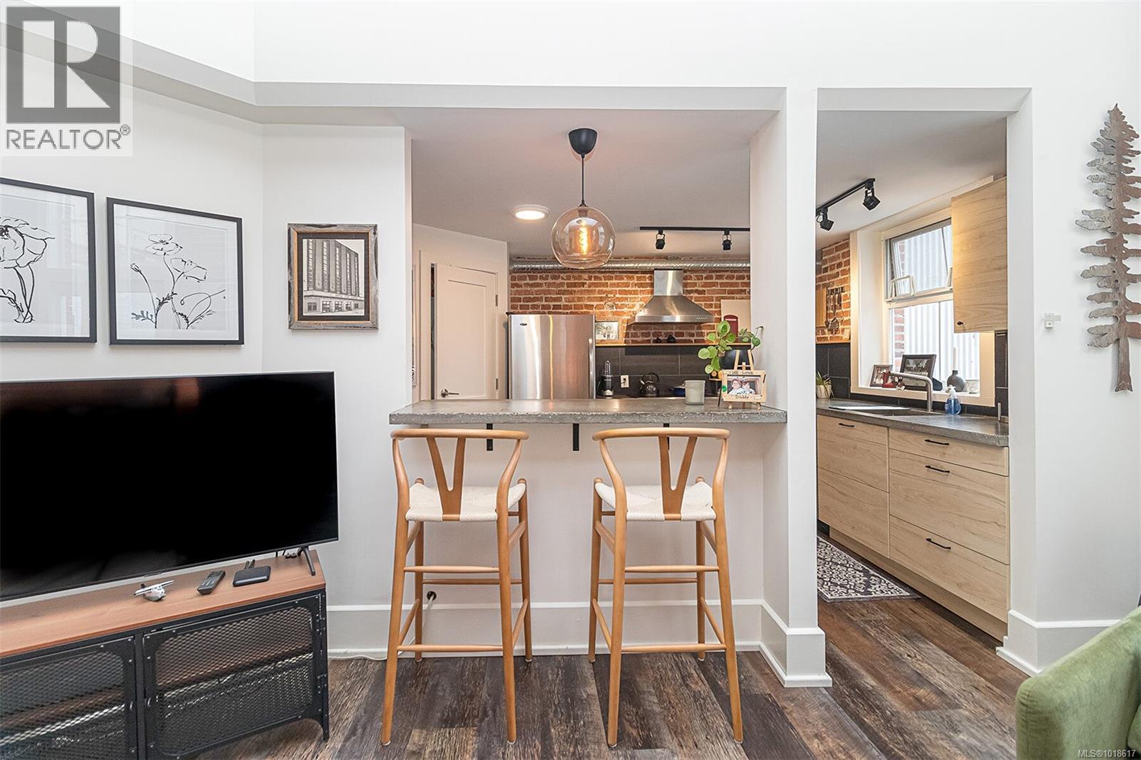 302 1407 Government St, Victoria, British Columbia  V8W 1Z1 - Photo 17 - 1018617