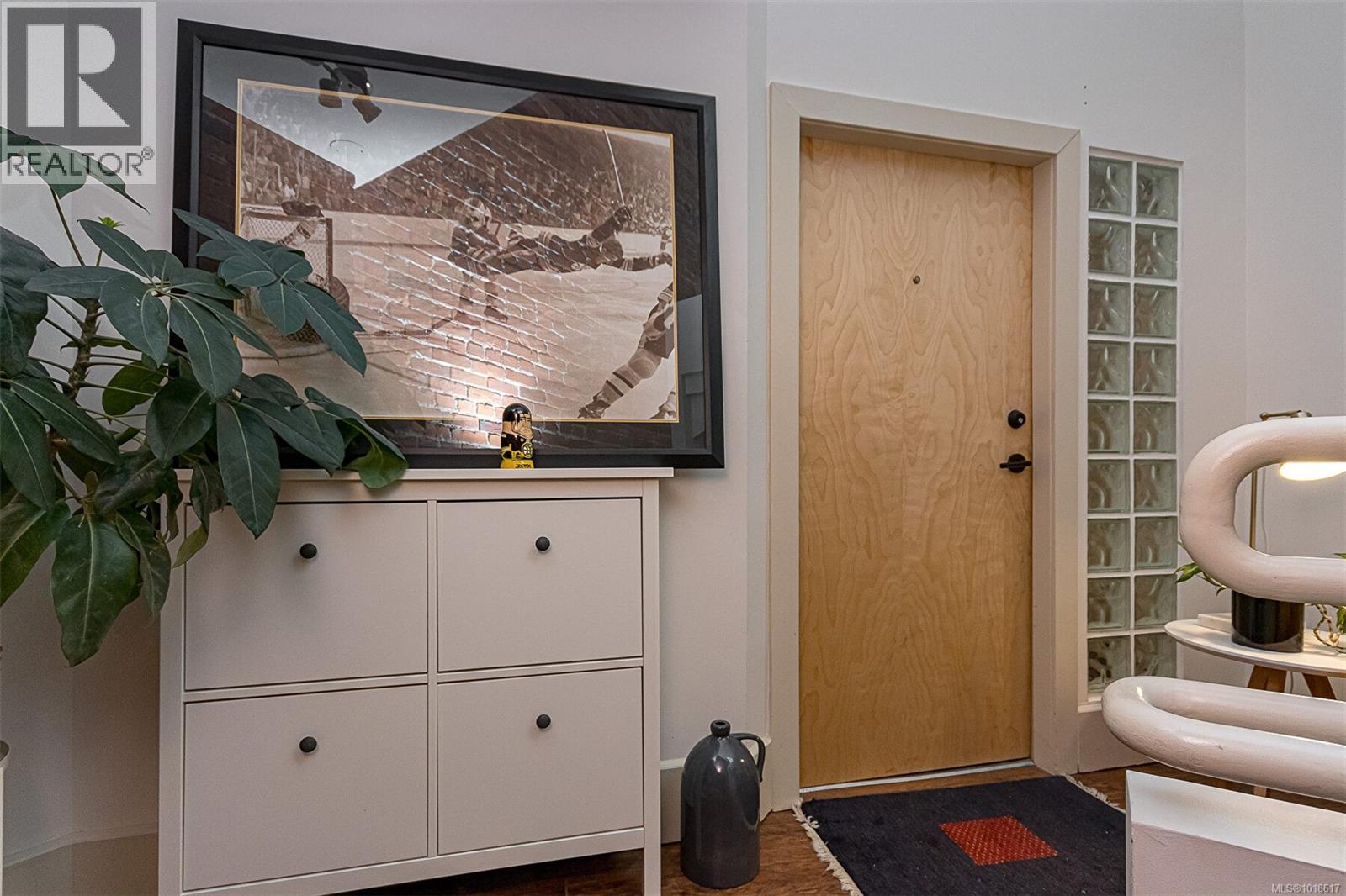 302 1407 Government St, Victoria, British Columbia  V8W 1Z1 - Photo 9 - 1018617