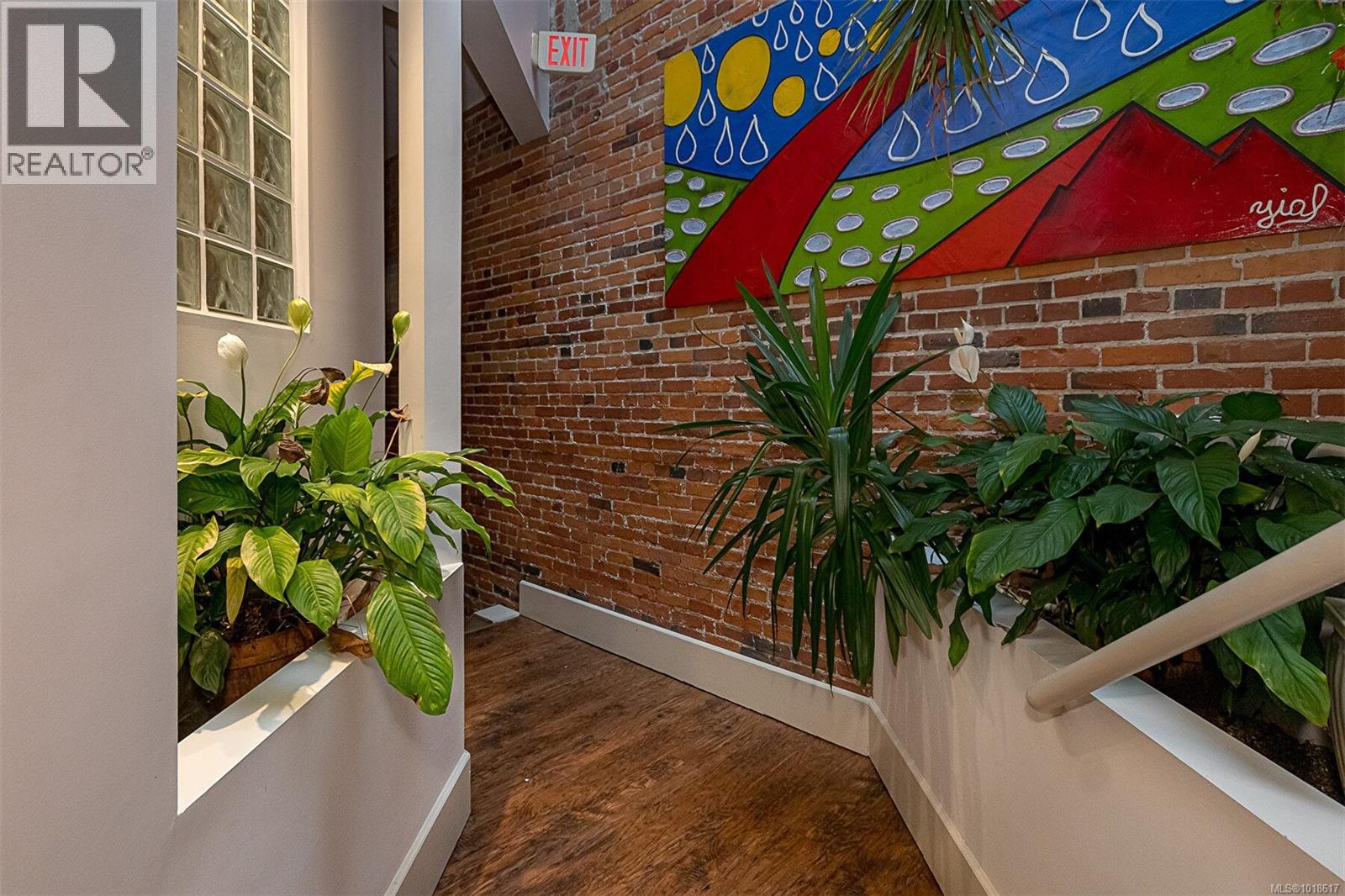 302 1407 Government St, Victoria, British Columbia  V8W 1Z1 - Photo 6 - 1018617