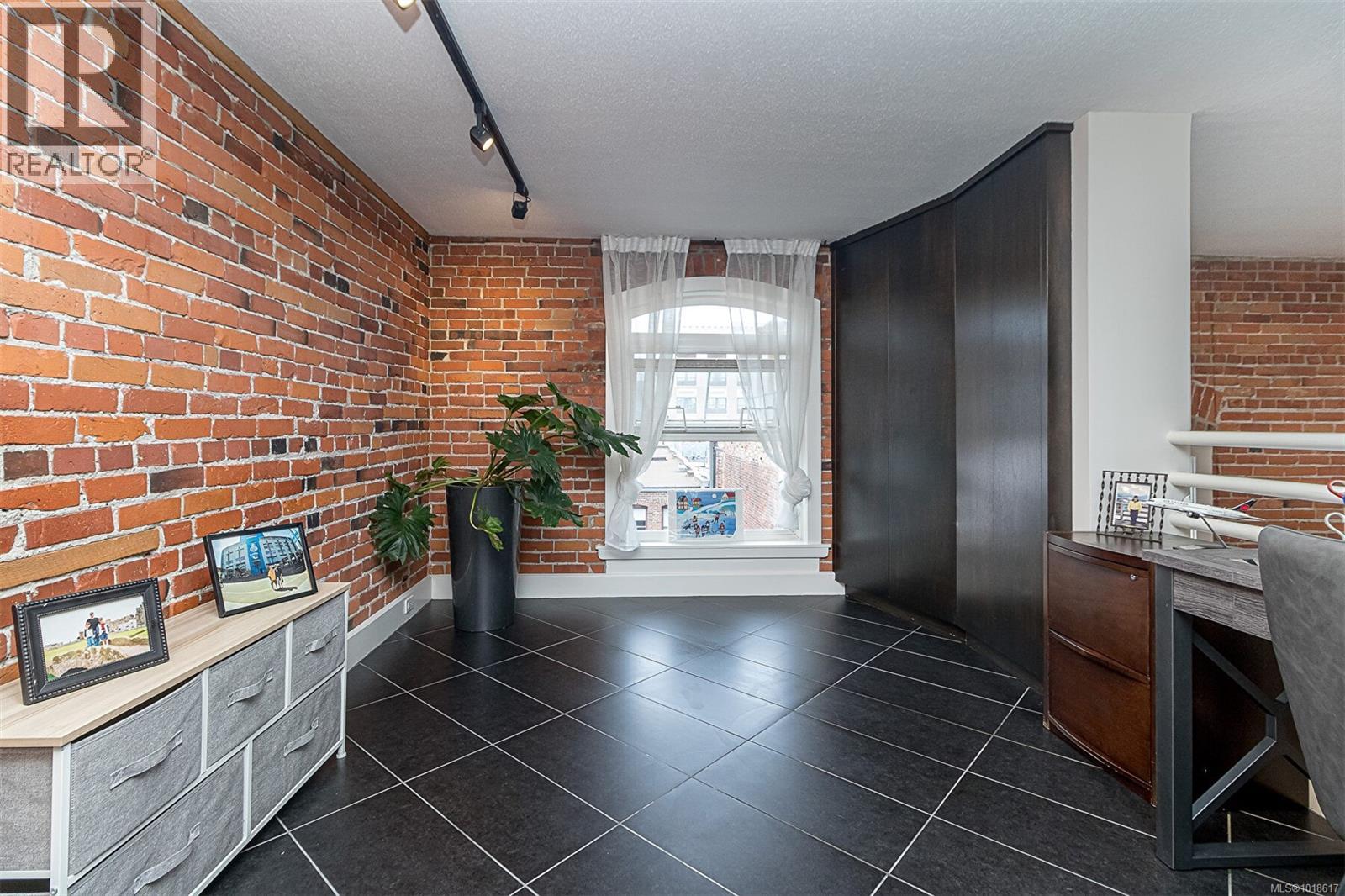 302 1407 Government St, Victoria, British Columbia  V8W 1Z1 - Photo 33 - 1018617