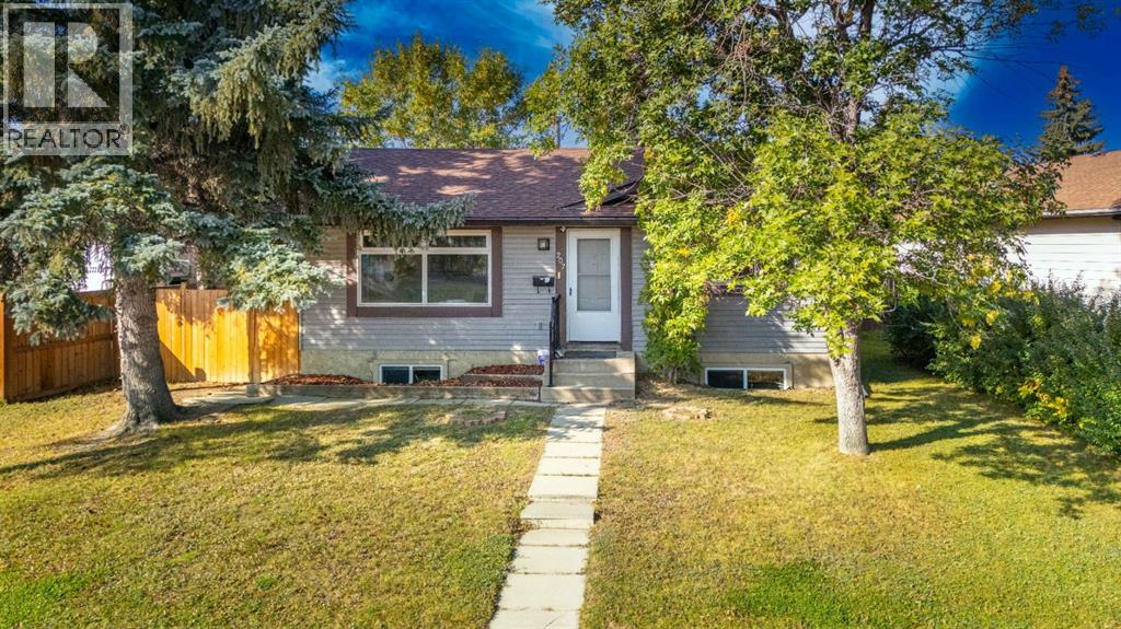 207 Fallswater Road Ne, Calgary, Alberta  T3J 1B2 - Photo 2 - A2258804