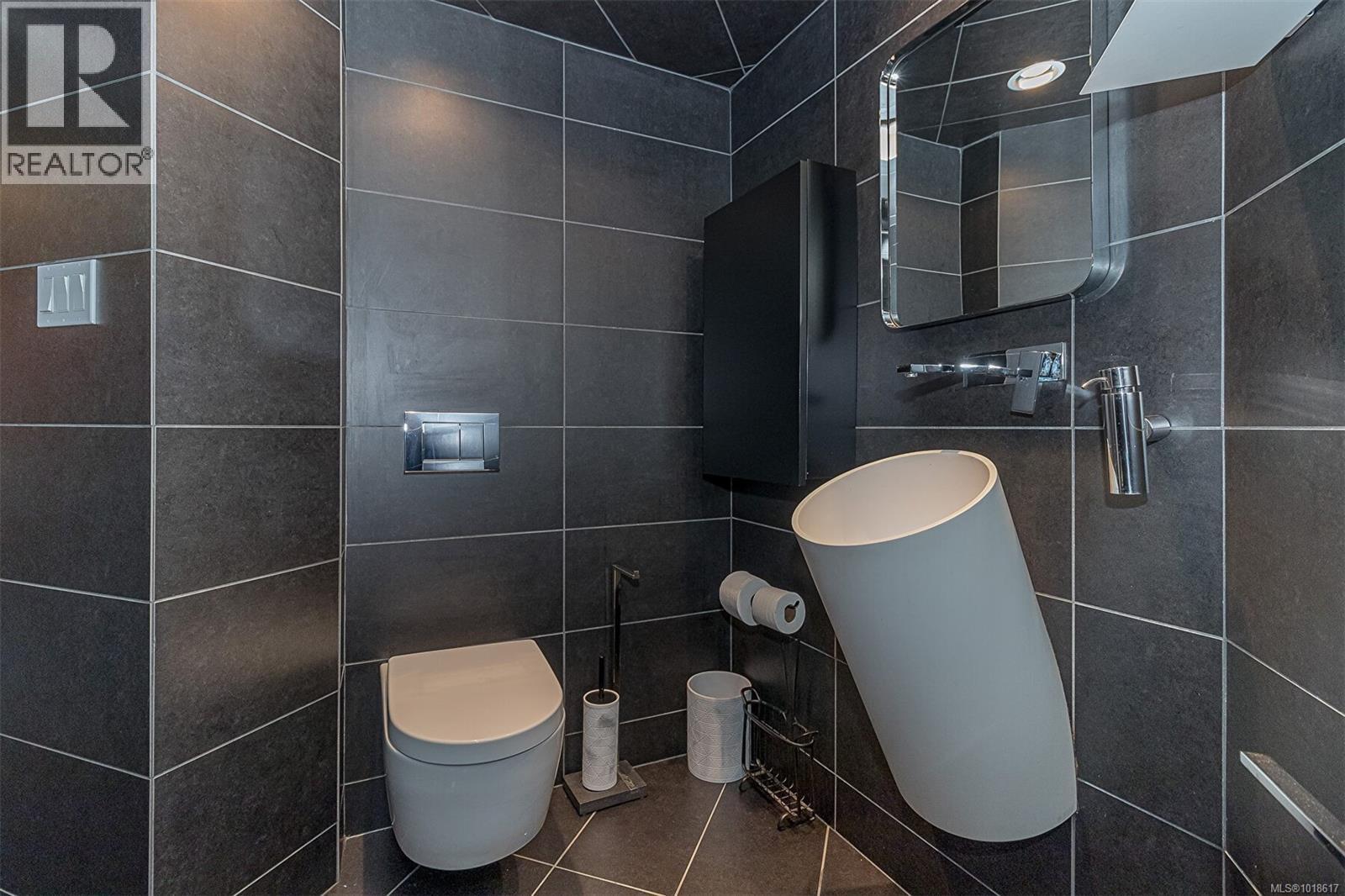 302 1407 Government St, Victoria, British Columbia  V8W 1Z1 - Photo 31 - 1018617