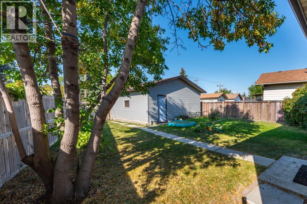 207 Fallswater Road Ne, Calgary, Alberta  T3J 1B2 - Photo 34 - A2258804