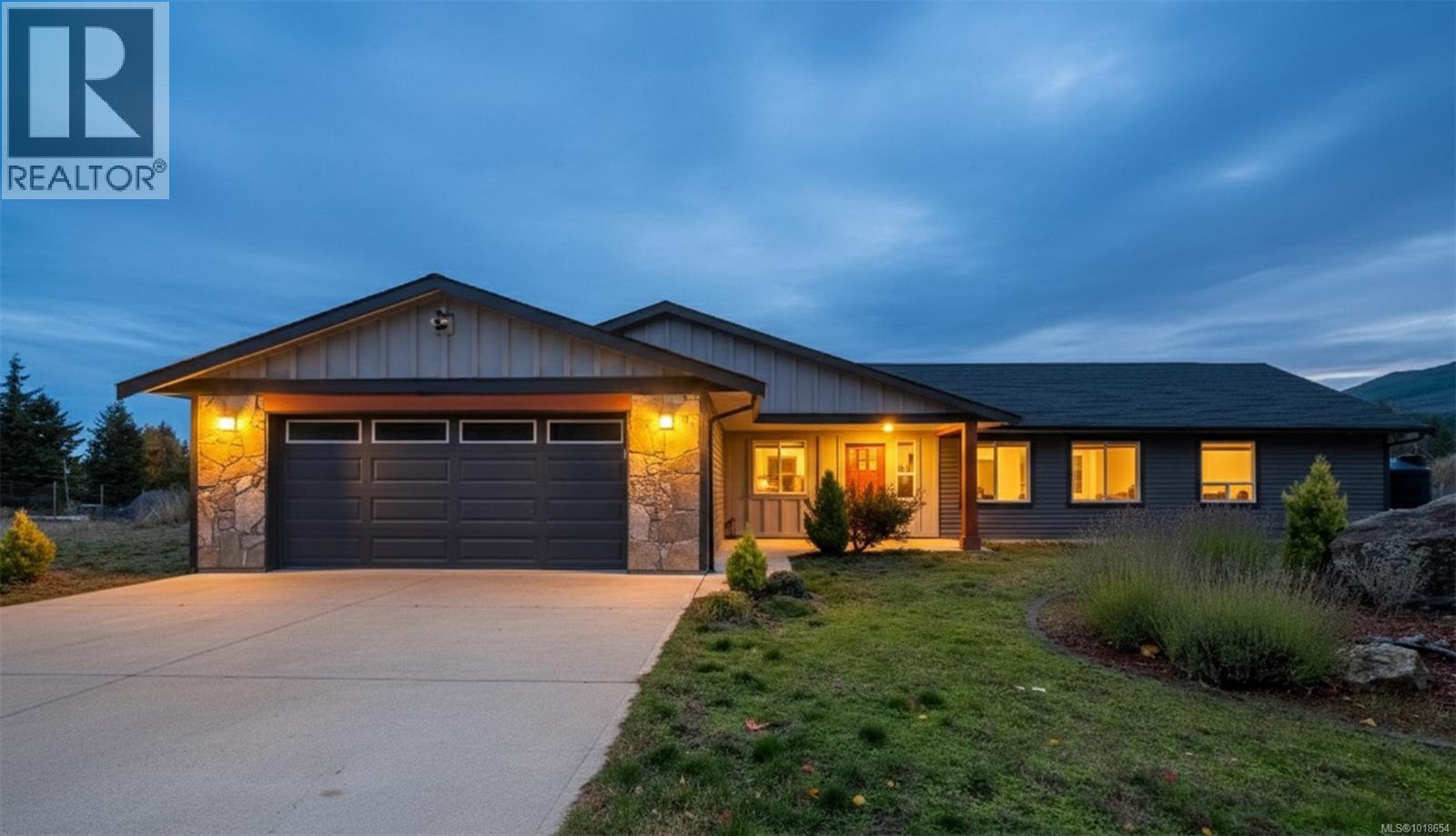 1700 Warn Way, Qualicum Beach, British Columbia