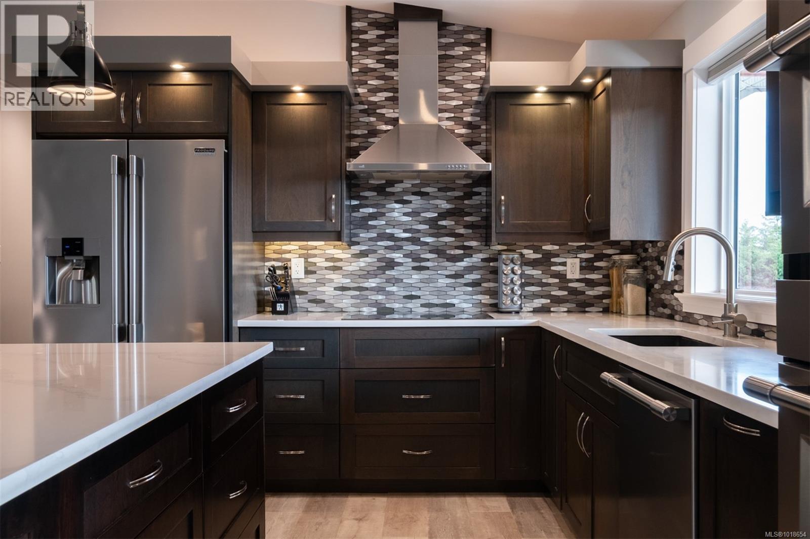 1700 Warn Way, Qualicum Beach, British Columbia  V9K 2S3 - Photo 15 - 1018654