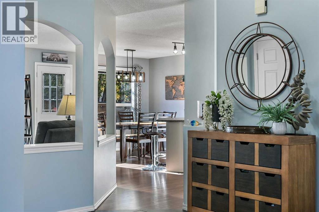 67 Hidden Ranch Boulevard Nw, Calgary, Alberta  T3A 5N6 - Photo 5 - A2265929