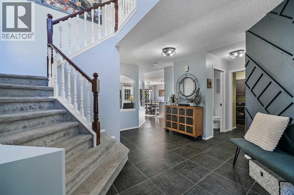 67 Hidden Ranch Boulevard Nw, Calgary, Alberta  T3A 5N6 - Photo 4 - A2265929