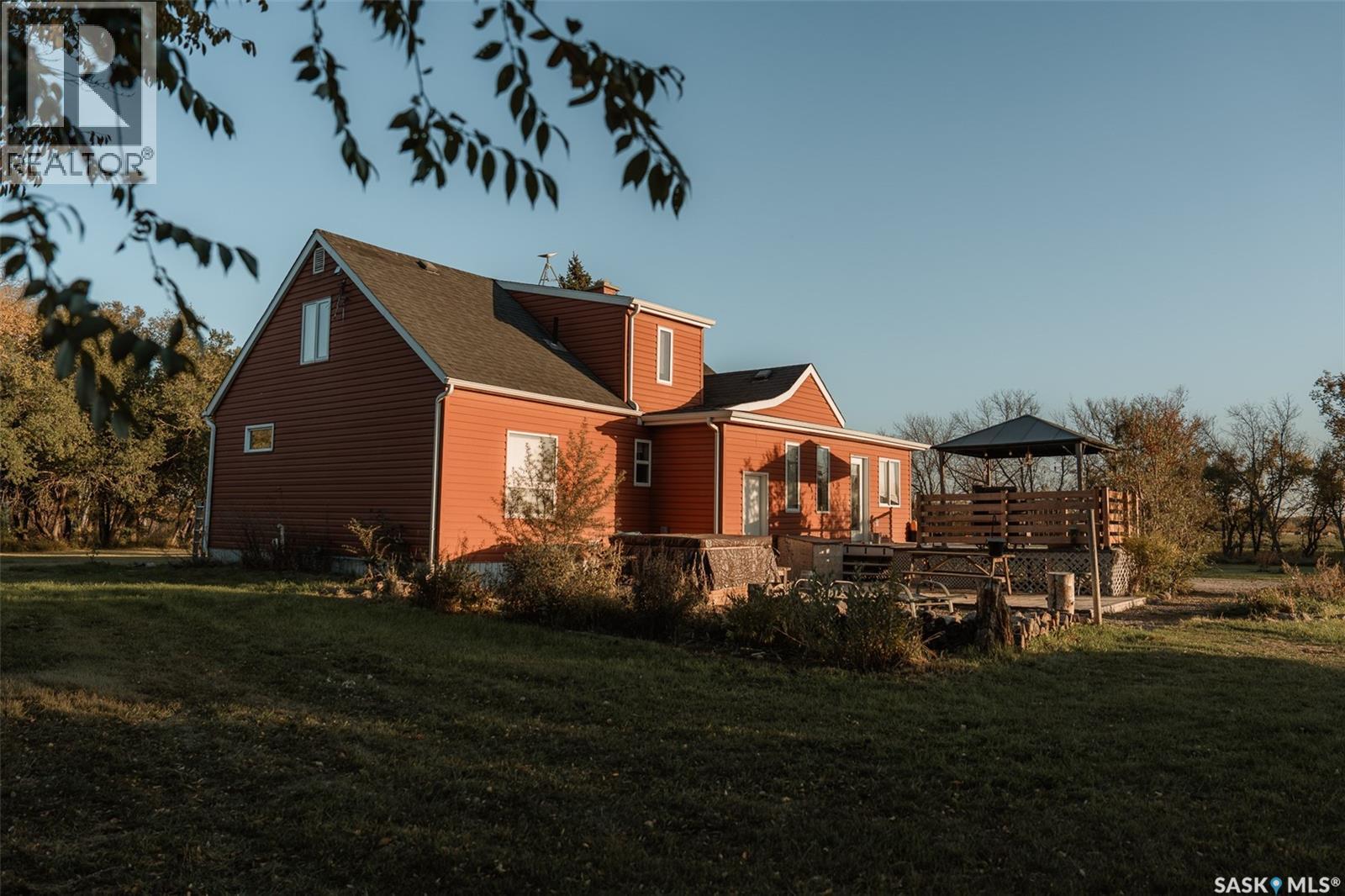 Tozer Acreage, Good Lake Rm No. 274, Saskatchewan  S3N 4C6 - Photo 2 - SK022092