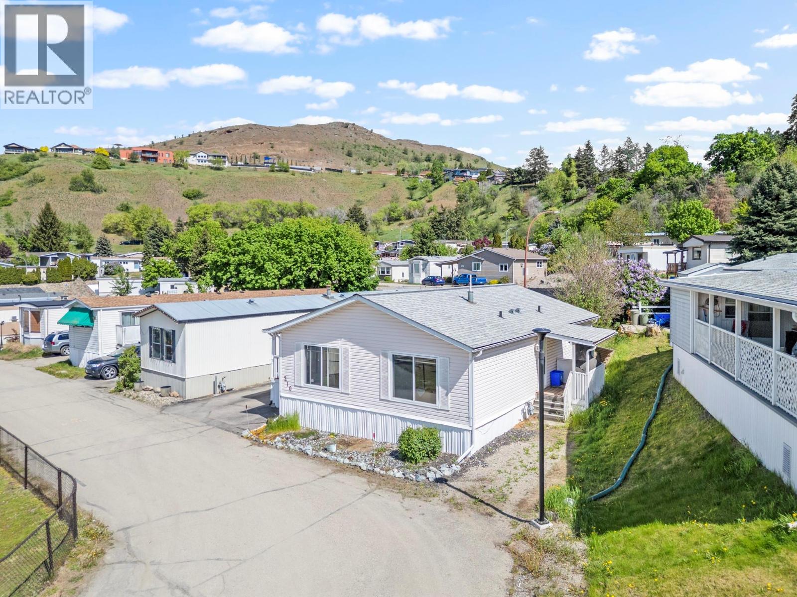 15401 Kalamalka Lake Road Unit# 210, Coldstream, British Columbia  V1B 1Z3 - Photo 2 - 10367270