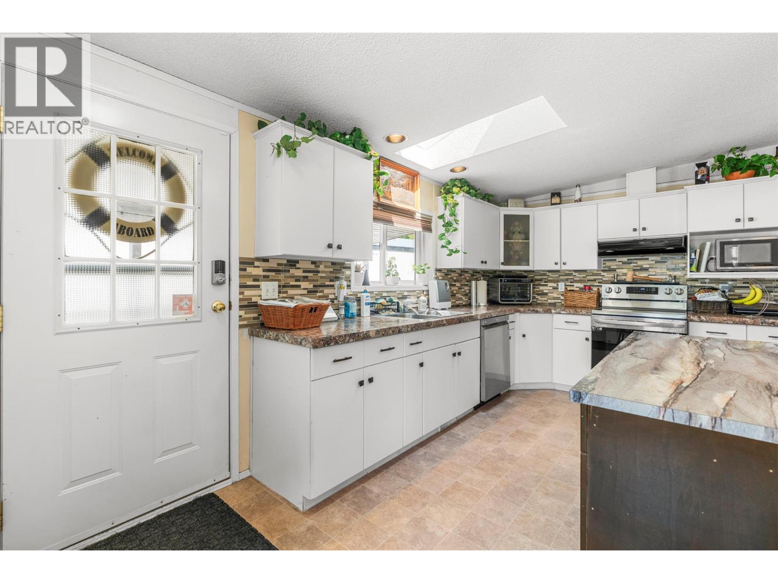 15401 Kalamalka Lake Road Unit# 210, Coldstream, British Columbia  V1B 1Z3 - Photo 5 - 10367270