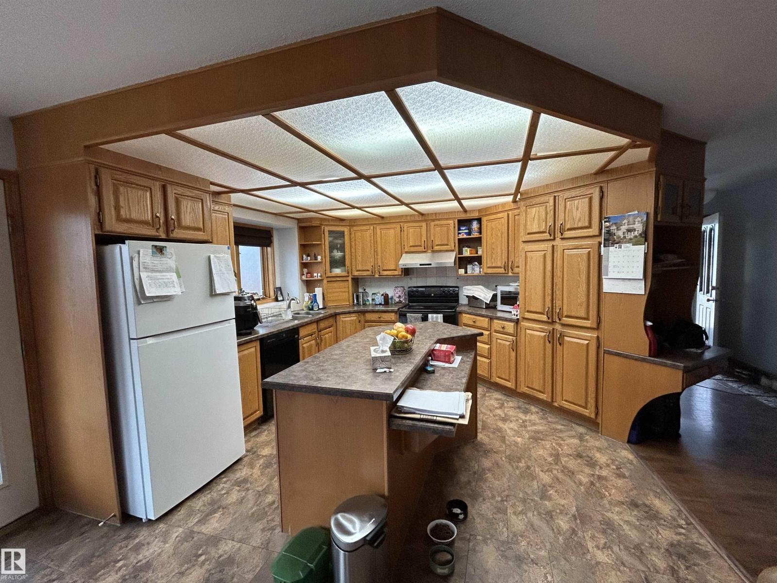 15411 67a St Nw, Edmonton, Alberta  T5Z 2W8 - Photo 2 - E4461189