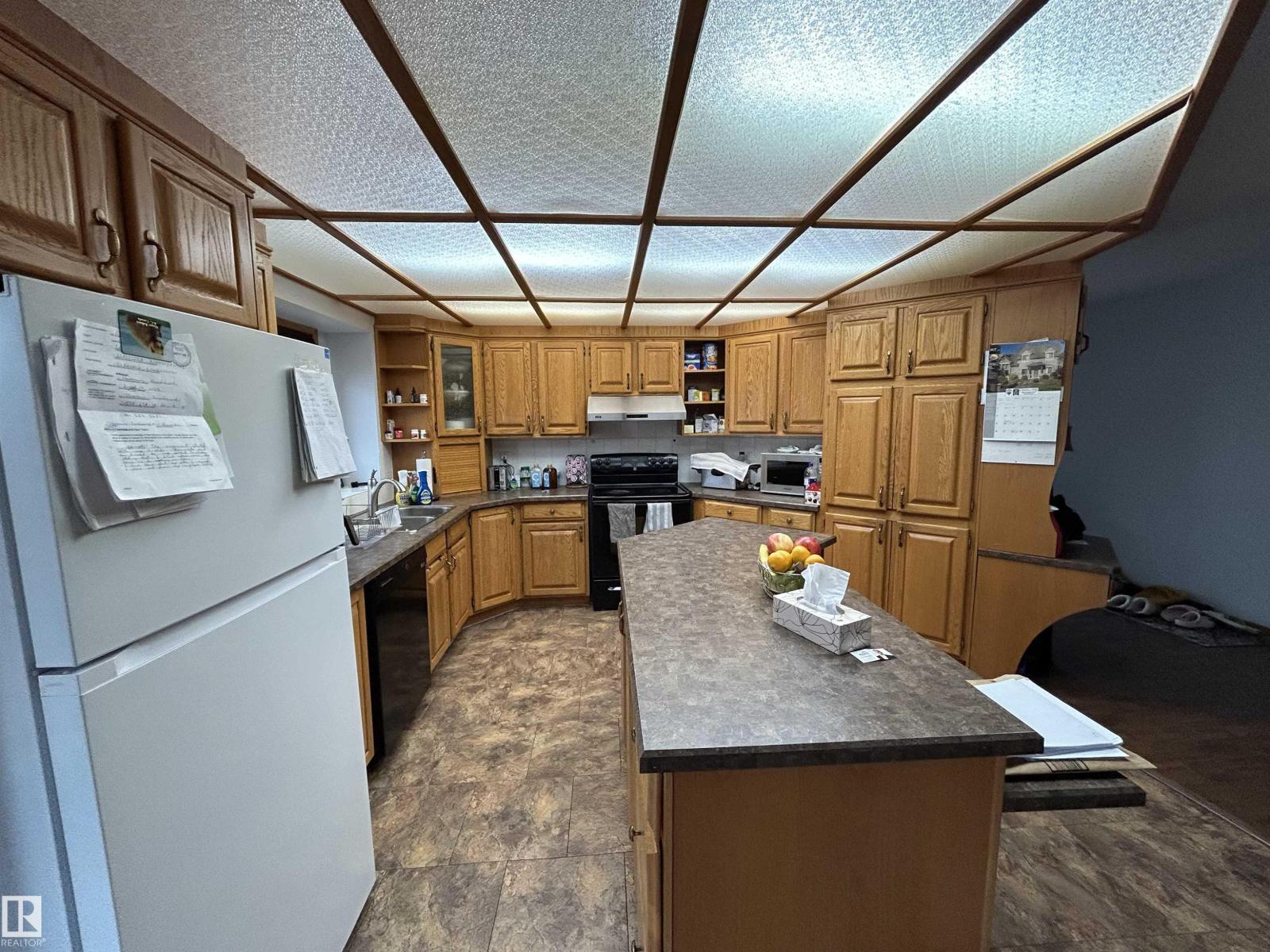 15411 67a St Nw, Edmonton, Alberta  T5Z 2W8 - Photo 3 - E4461189