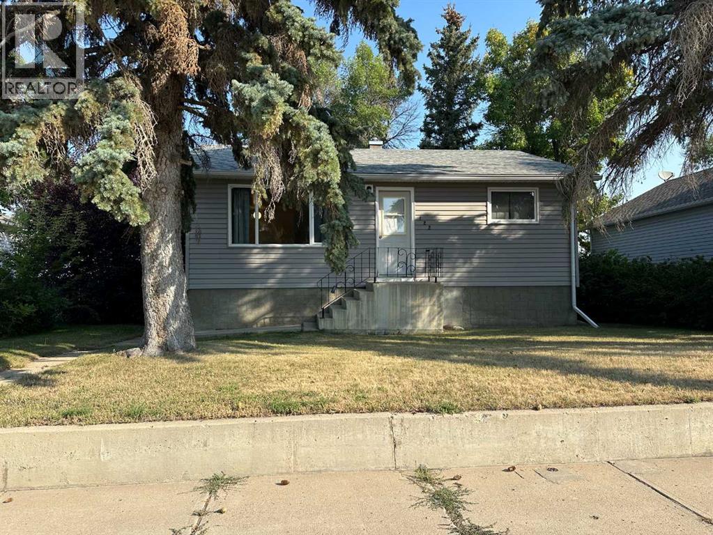 122 3 Avenue N, Vauxhall, Alberta