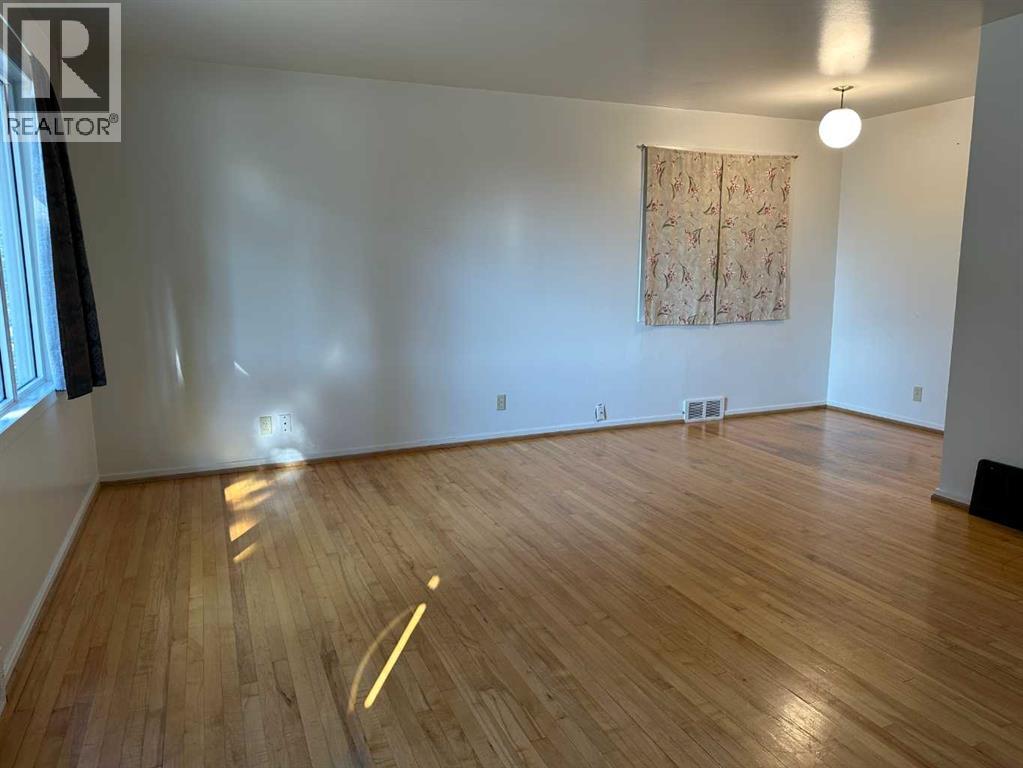 122 3 Avenue N, Vauxhall, Alberta  T0K 2K0 - Photo 2 - A2255668