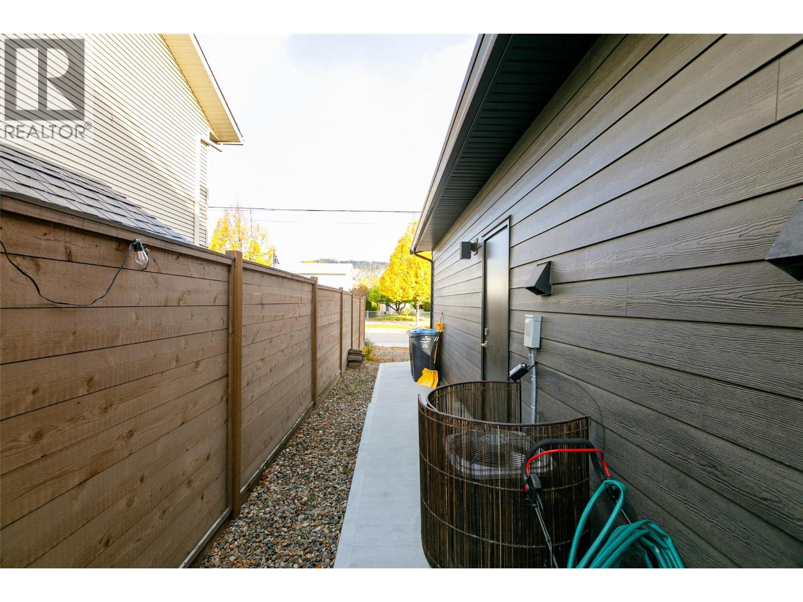 1025 Cawston Avenue, Kelowna, British Columbia  V1Y 9X2 - Photo 33 - 10367008