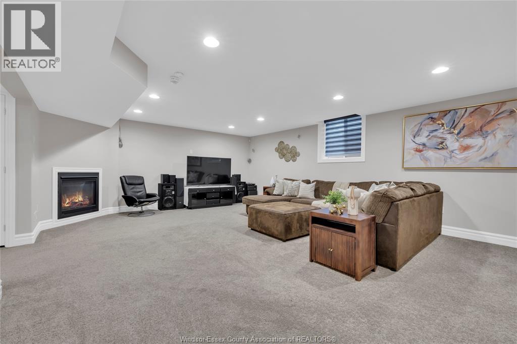 102 Hayes Avenue, Tecumseh, Ontario  N8N 0E1 - Photo 34 - 25027719